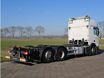 Container transporter/ Swap body truck Scania R450 6x2*4: picture 3