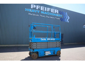 Scissor lift GENIE