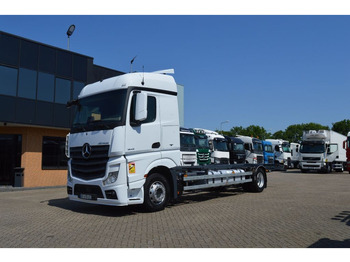 Cab chassis truck MERCEDES-BENZ Actros 1845