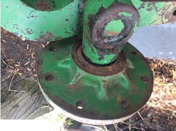 Steering knuckle JOHN DEERE