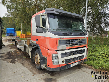 Autotransporter truck VOLVO FM12