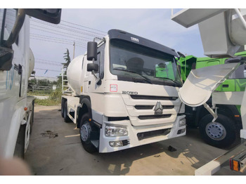 Concrete mixer truck SINOTRUK HOWO