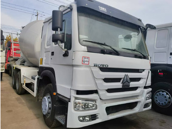 Concrete mixer truck SINOTRUK HOWO