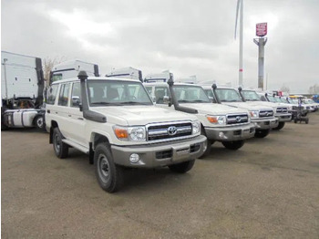 Car TOYOTA Land Cruiser