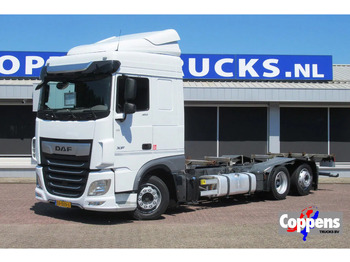 Container transporter/ Swap body truck DAF XF 450