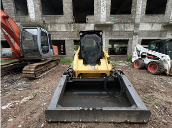 Skid steer loader CATERPILLAR