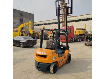 Diesel forklift TOYOTA