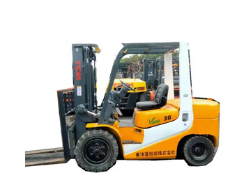 Diesel forklift TCM