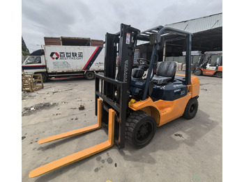 Diesel forklift TOYOTA