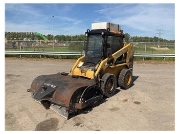 Skid steer loader CATERPILLAR