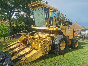 Combine harvester NEW HOLLAND