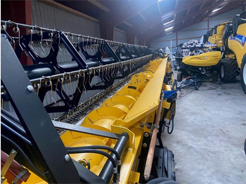 Combine harvester New Holland CR9.90 ST.V EU AMEA: picture 4 Combine harvester New Holland CR9.90 ST.V EU AMEA: picture 4