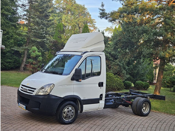 Cab chassis truck IVECO Daily 35C15