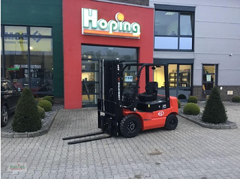 Electric forklift