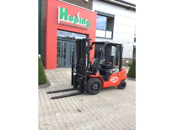 Electric forklift