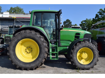 Farm tractor JOHN DEERE 7530