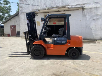 Diesel forklift TOYOTA