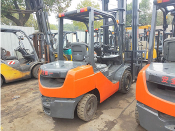 Diesel forklift TOYOTA