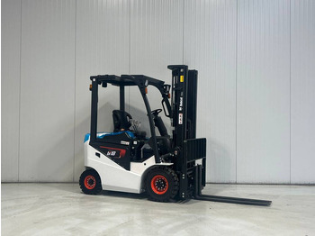 Electric forklift BOBCAT