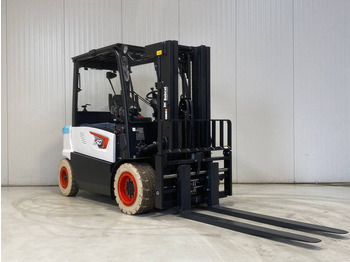 Electric forklift BOBCAT