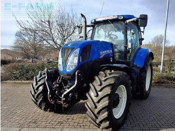 Farm tractor NEW HOLLAND T7.200