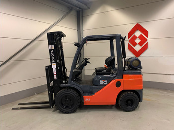 LPG forklift TOYOTA 02-8FGF30: picture 2