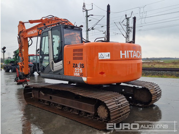 Crawler excavator 2010 Hitachi ZX225 USLC-3: picture 3