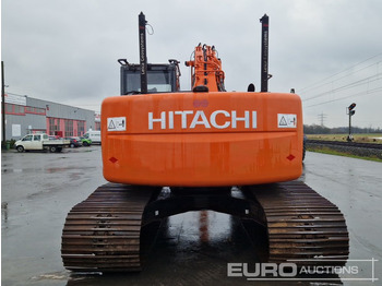 Crawler excavator 2010 Hitachi ZX225 USLC-3: picture 4