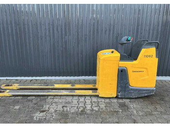 Pallet truck Jungheinrich ERE225: picture 3