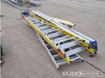 Construction equipment Fiberglass Step Ladders (3 of), Aluminium Step Ladders (2 of): picture 3