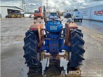 Farm tractor Ford 1000: picture 4