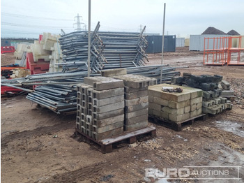 Construction equipment Stillage of Heras Fencing, Pallet of Fencing Feet (2 of), Pallet of Breeze Blocks, Bundle of Metal Safety Barriers: picture 3