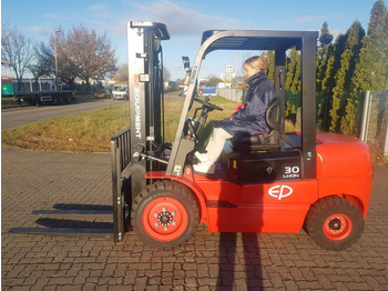 Electric forklift