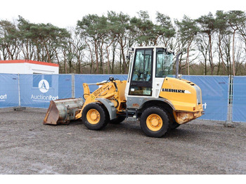 Wheel loader Liebherr L507: picture 3