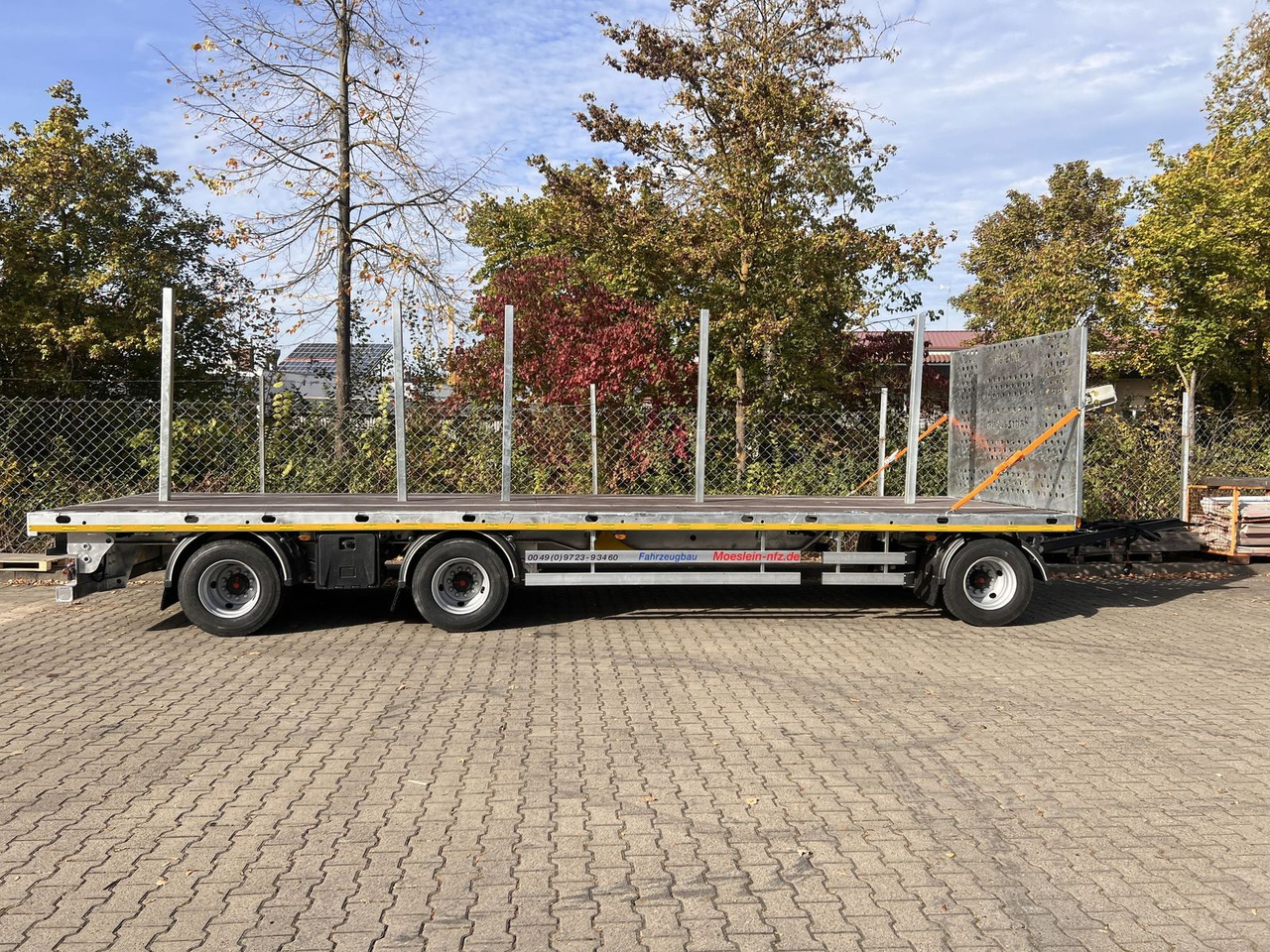 Dropside/ Flatbed trailer Möslein 3 Achs Jumbo- Plato- Anhänger 9 m, Mega: picture 1