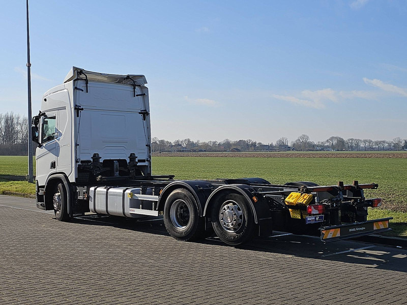 Container transporter/ Swap body truck Scania R450 6x2*4: picture 6