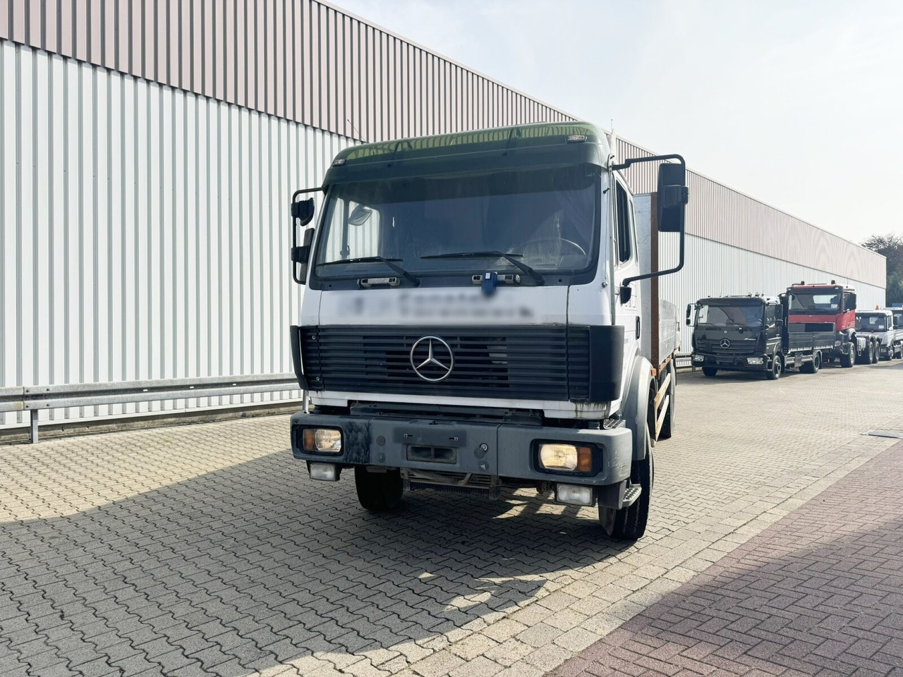 Dropside/ Flatbed truck Mercedes-Benz SK 1827L 4x2 SK 1827L 4x2: picture 8