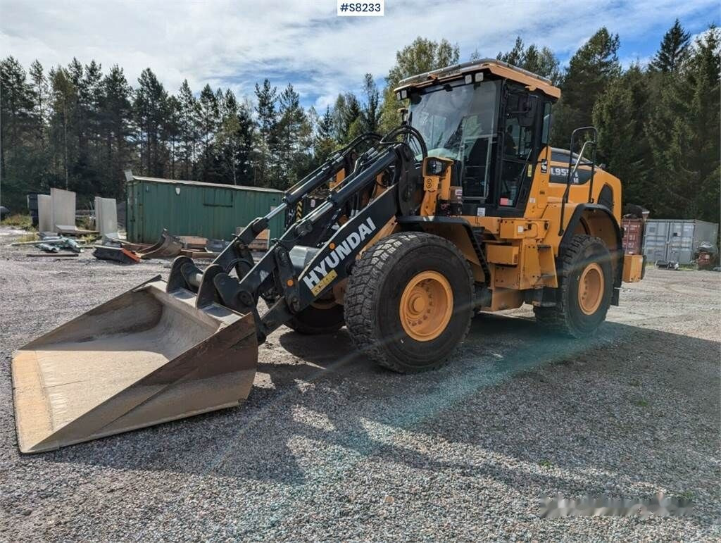 Bulldozer Hyundai HL955A TM: picture 11