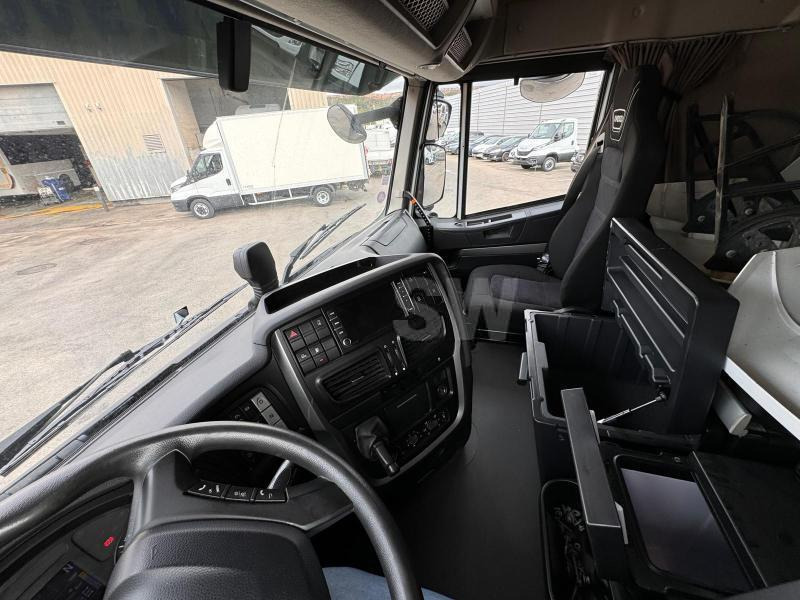 Tractor unit Iveco STRALIS 460 MIX LNG/CNG: picture 7