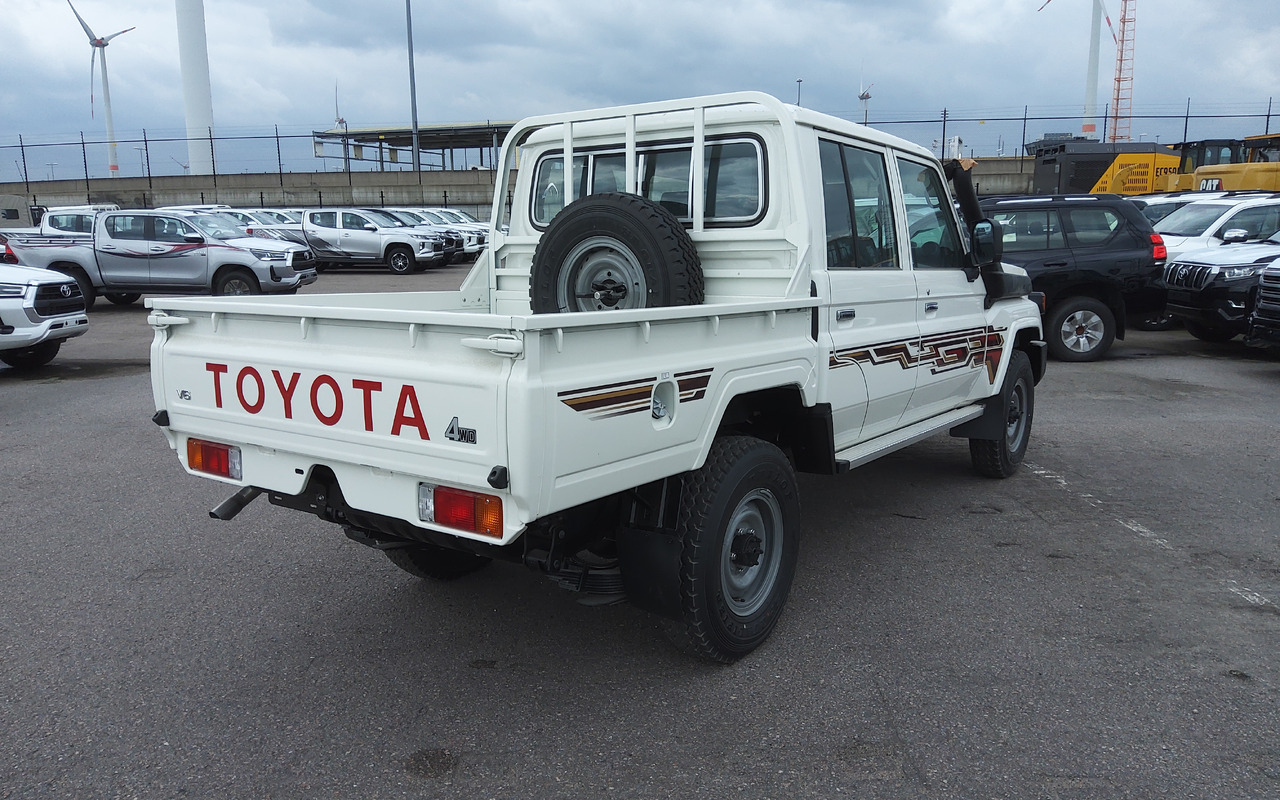 New Car Toyota Toyota Land cruiser 79 grj double cabin 4.0L Petrol Manual 5 SEATS/PLACES: picture 8