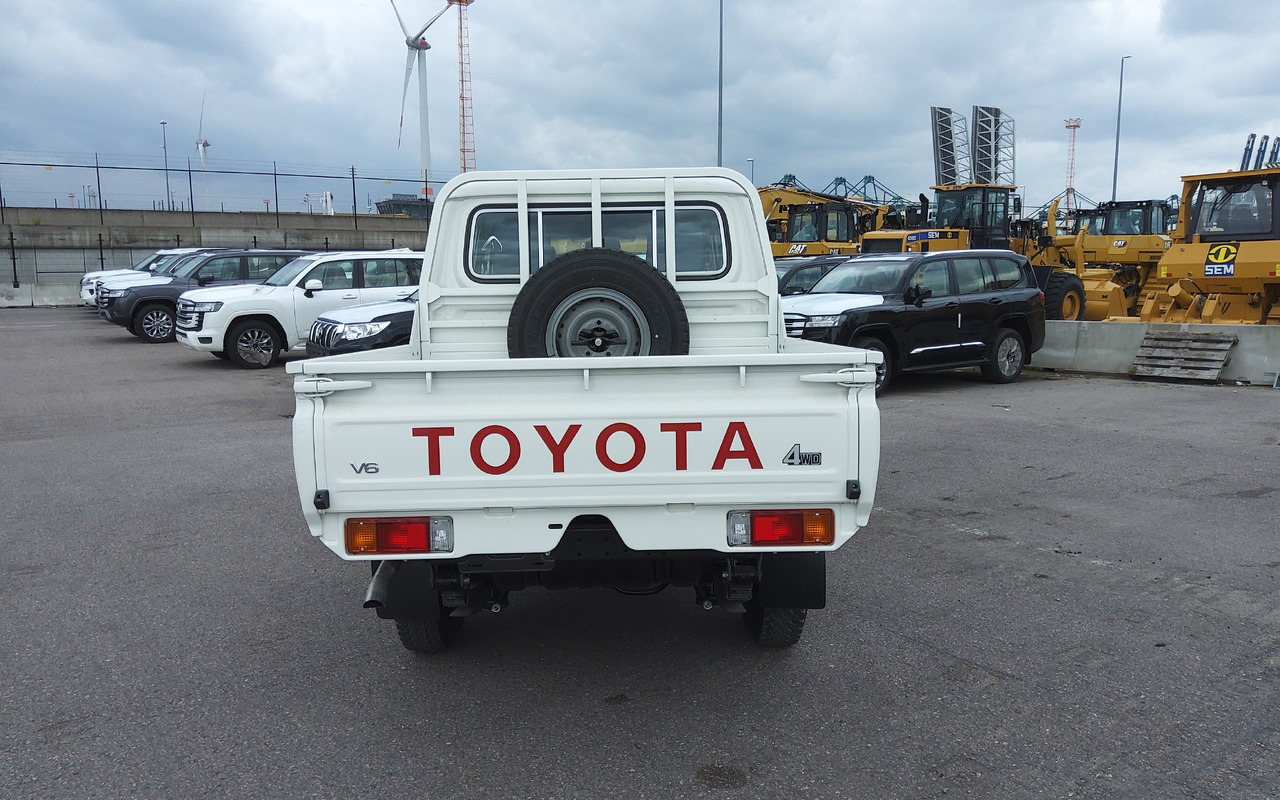 New Car Toyota Toyota Land cruiser 79 grj double cabin 4.0L Petrol Manual 5 SEATS/PLACES: picture 7