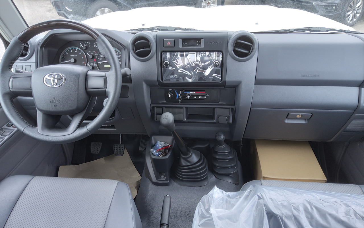 New Car Toyota Toyota Land cruiser 79 grj double cabin 4.0L Petrol Manual 5 SEATS/PLACES: picture 11