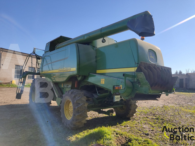 Combine harvester for transportation of food John Deere 9450: picture 6