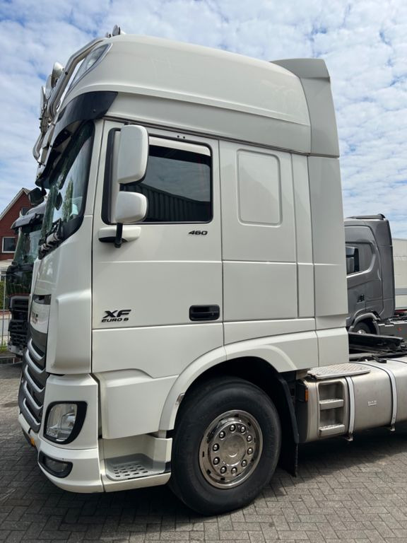 Tractor unit DAF XF 460 2016  Superspacecab Intarder: picture 15