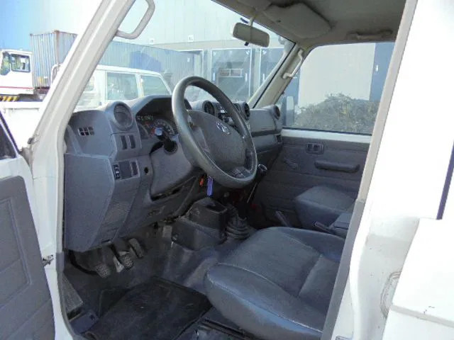 Car Toyota Land Cruiser HZJ79L DKMRS 4X4 DOUBLE CAB PICKUP ONLY EXPORT OUT THE EU: picture 10