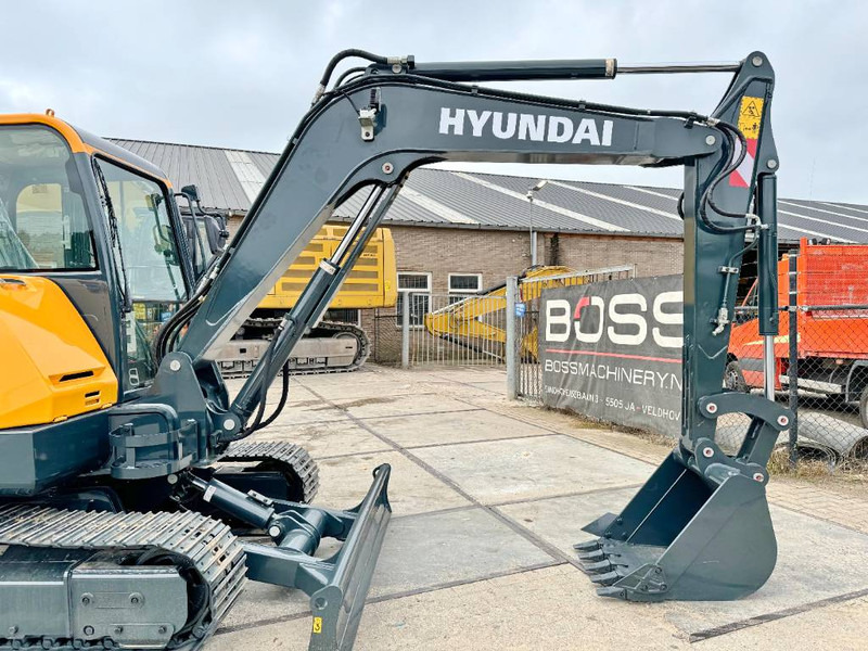 Mini excavator Hyundai HX60 - New / Unused / 2024 Model: picture 11