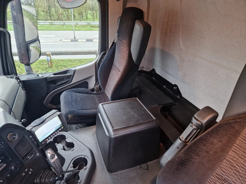 Tractor unit Mercedes-Benz Antos 1840 Trekker: picture 8