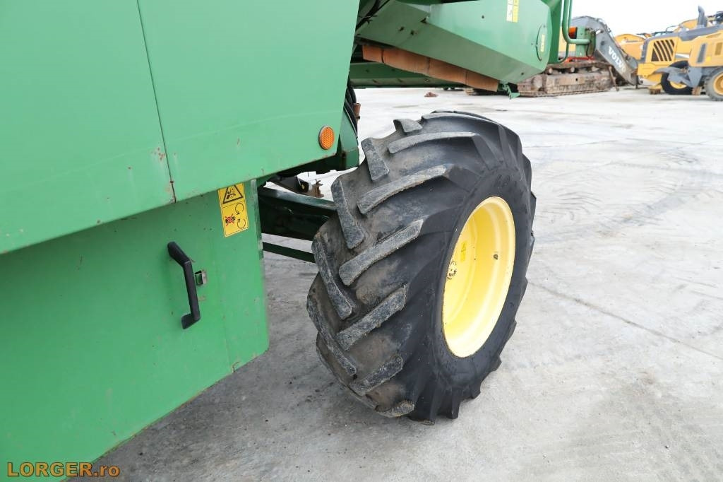 Combine harvester John Deere 2266 E: picture 18