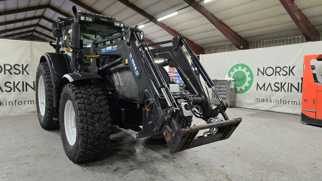 Farm tractor Valtra T182: picture 7