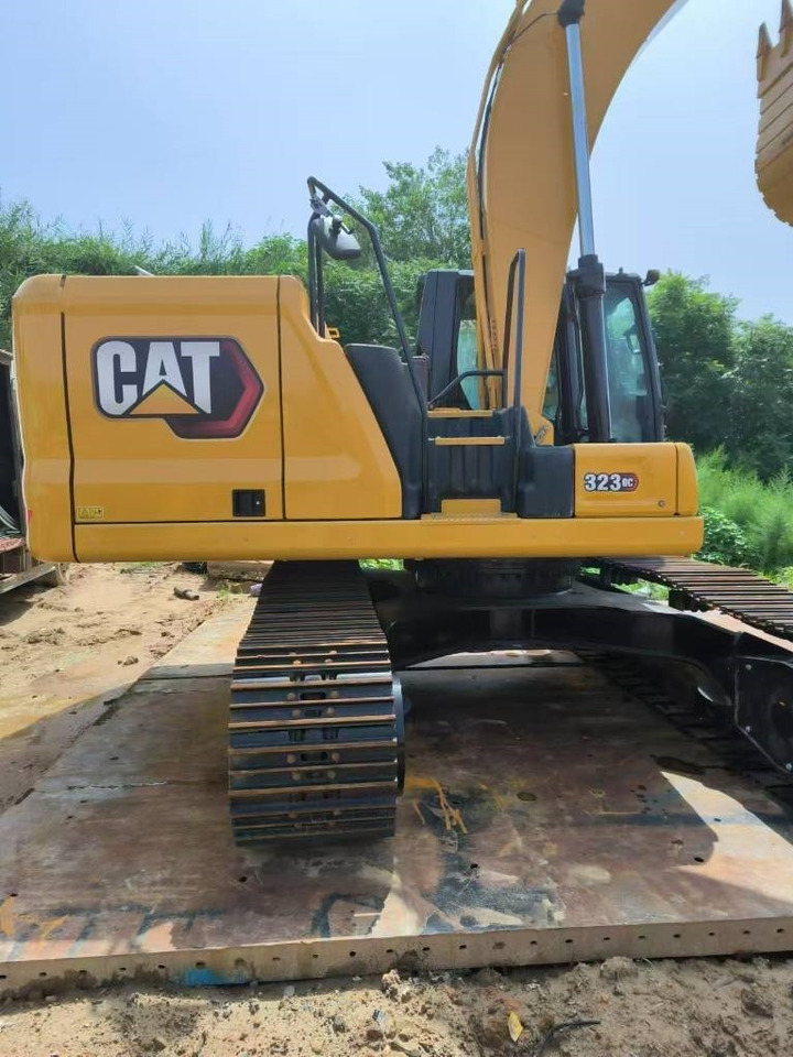 Crawler excavator CAT 323 GC: picture 9